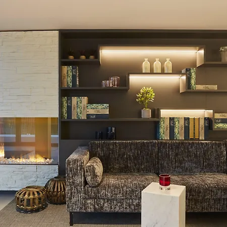 Indigo - East Side Gallery, An Ihg 4*