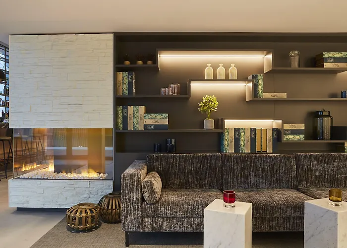 Indigo - East Side Gallery 4*