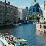 Indigo - East Side Gallery 4*