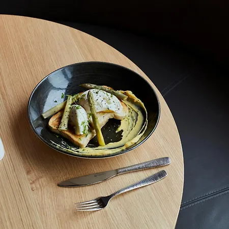 Indigo - East Side Gallery 4*