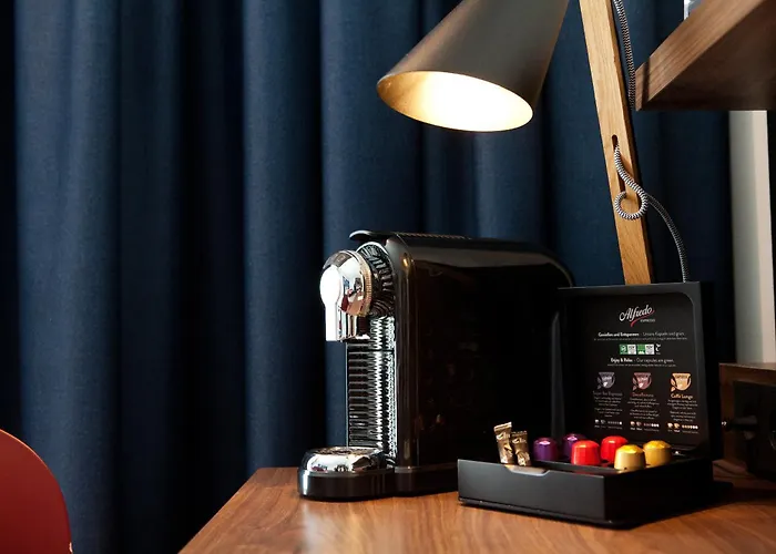 Indigo - East Side Gallery 4* Berlin