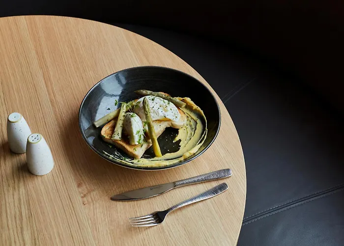 Indigo - East Side Gallery 4*