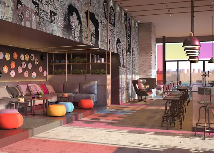 Indigo - East Side Gallery 4*