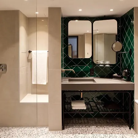 Отель Indigo - East Side Gallery