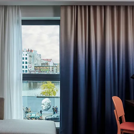 Отель Indigo - East Side Gallery 4*