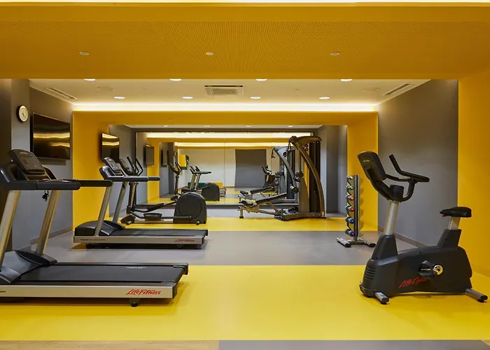 Indigo - East Side Gallery فندق 4*